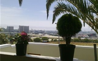 2 Bedroom Townhouse in Zonnebloem