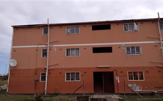 2 Bedroom Flat in Newlands East
