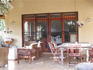 2 Bed House in Parktown North