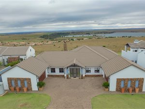 4 Bed House in Bankenveld