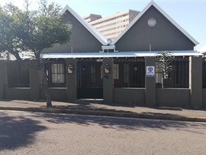 300 m² Commercial space in Glenwood