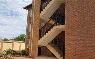 3 Bedroom Apartment in Eldoraigne