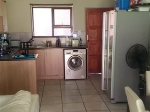 3 Bedroom Apartment in Grobler Park