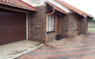 3 Bedroom House in Kwaguqa