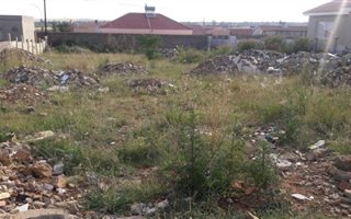 512 m² Land available in Lenasia South
