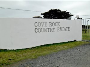 708 m² Land available in Cove Rock