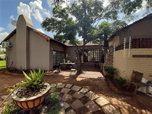 4 Bed House in Bayswater