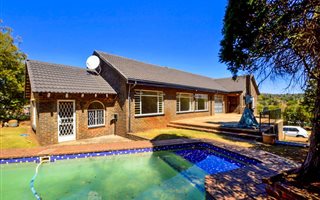3 Bedroom House in Helderkruin