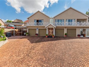 4 Bed House in Roodekrans