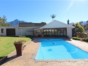 4 Bed House in Denver Park