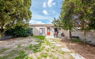 3 Bedroom Townhouse in Blouberg Rise