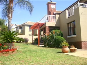 4 Bed House in Woodlands Estate