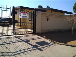 2 Bedroom House in Mabopane