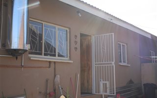 2 Bedroom House in South Ridge