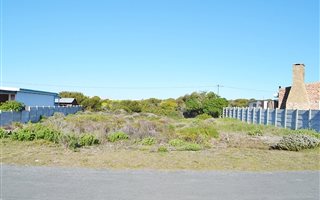 600 m² Land available in Struisbaai