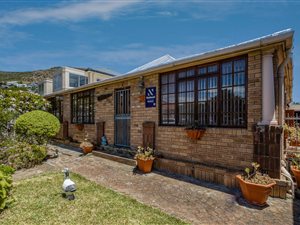 4 Bed House in Fish Hoek