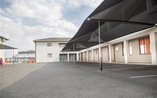 2 Bedroom Apartment in Veld En Vlei