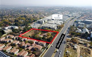 7960 m² Land available in Bryanston