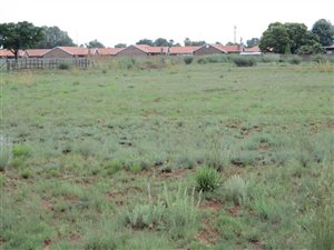 1007 m² Land available in Kookrus