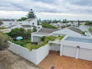3 Bedroom House in Marina Da Gama