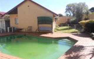 4 Bedroom House in Dewetshof