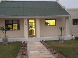 2 Bedroom House in Kini Bay