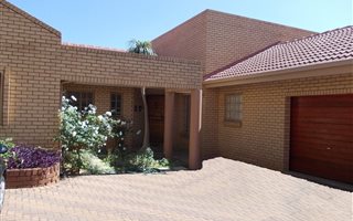 3 Bedroom Townhouse in Zwartkop