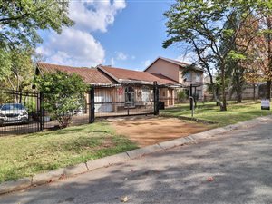 4 Bed House in Olivedale