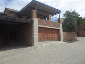 4 Bed Duplex in Meyersdal