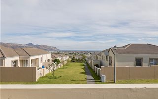 3 Bedroom House in Somerset West Central