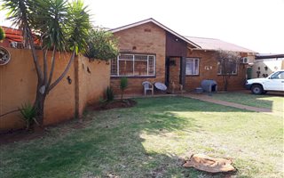 3 Bedroom House in Carletonville