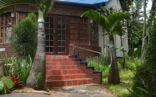 160 m² Office Space in Amanzimtoti