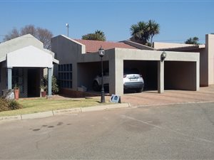 3 Bed Cluster in Van Riebeeck Park