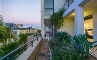 2 Bedroom Apartment in Waterfront