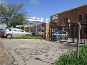 420 m² Commercial space in Willow Park Manor