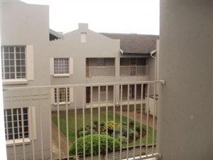 2 Bed House in Waterval East