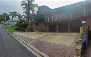 5 Bedroom House in Paarl