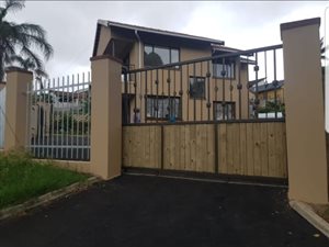 2 Bed Duplex in Chatsworth Central
