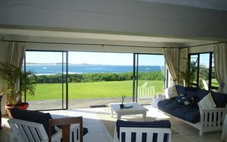 4 Bedroom House in Cape St Francis
