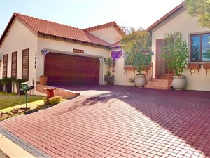 3 Bed House in Amberfield
