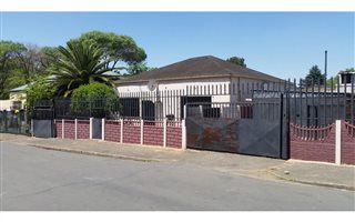 11 Bedroom House in Ormonde