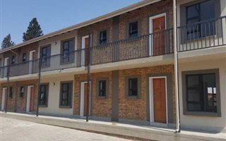 2 Bedroom Apartment in Vanderbijlpark CW5