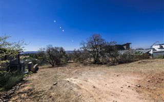 1039 m² Land available in Eye of Africa