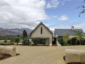 5 Bed House in Wedderwill Country Estate