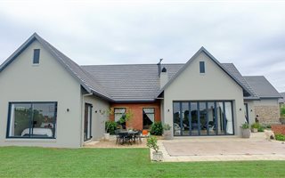 5 Bedroom House in Cotswold Downs Estate