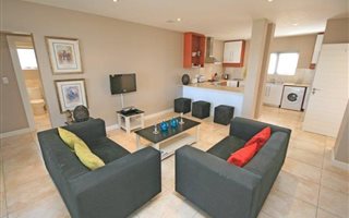3 Bedroom Apartment in Cutty Sark