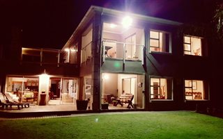 787 m² Hotel in Groot Brakrivier