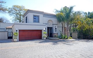 3 Bedroom Cluster in Bryanston East
