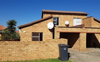 2 Bedroom Townhouse in Honeydew