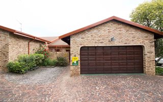 3 Bedroom Townhouse in Bromhof